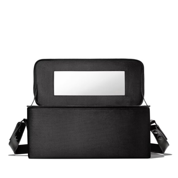 CARRY ALL M·A·C Cosmetic Black Bag - Picture 1 of 15